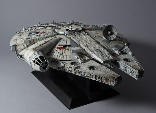 Perfect Grade Millenium Falcon - Detailshot - © Revell / Bandai