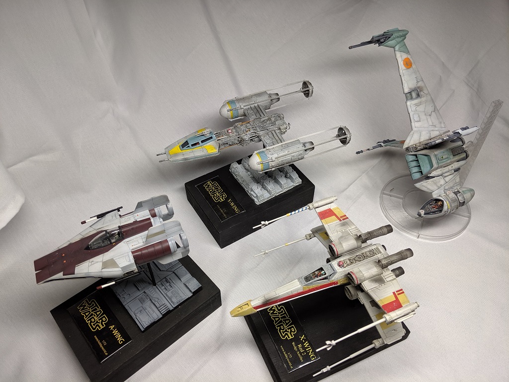Der fertige B-Wing in Formation mit meinen weiteren Rebellen-Modellen